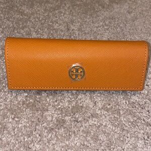 NWOT Tory Burch Orange Leather Eyewear Case with Logo Medallion

With dust bag